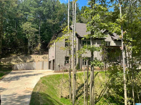 2041 Grey Oaks Ter, Pelham, AL 35124