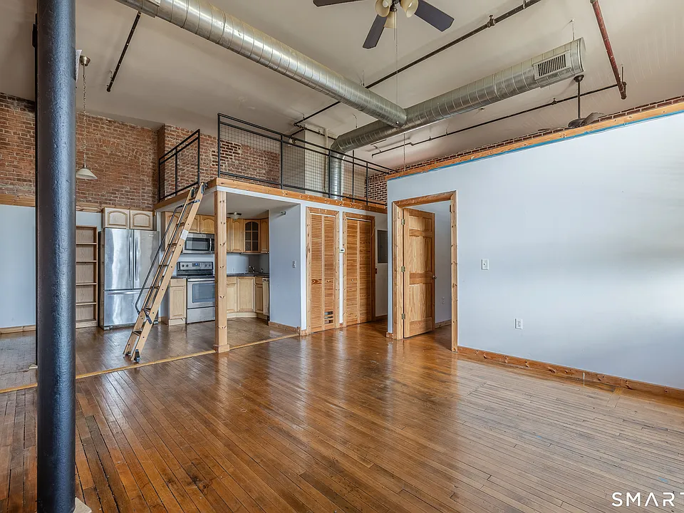 325 Myrtle Ave #1102