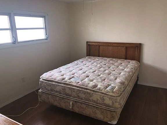 3rd image of 617 Bougainvillea Ct