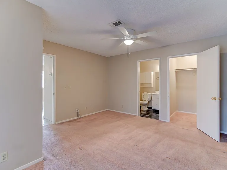 824 Hedge Way #2 — Photo 5
