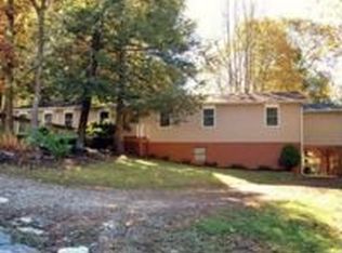 27 Blueberry Ln, Fairview, NC 28730