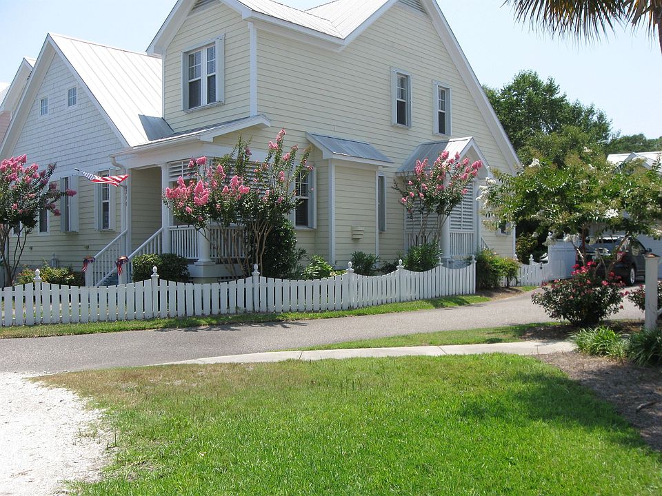 230 Silver Sloop Way
