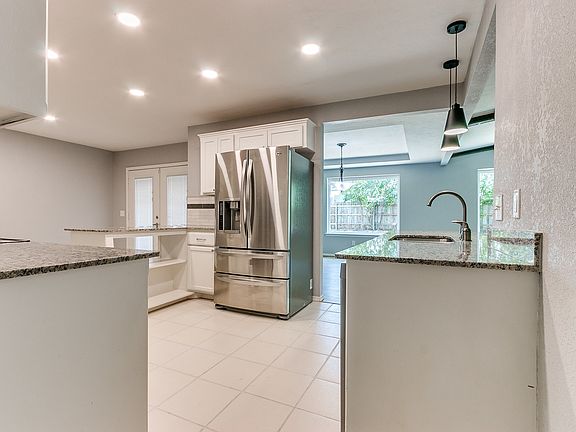 4th image of 9906 Mantle Dr