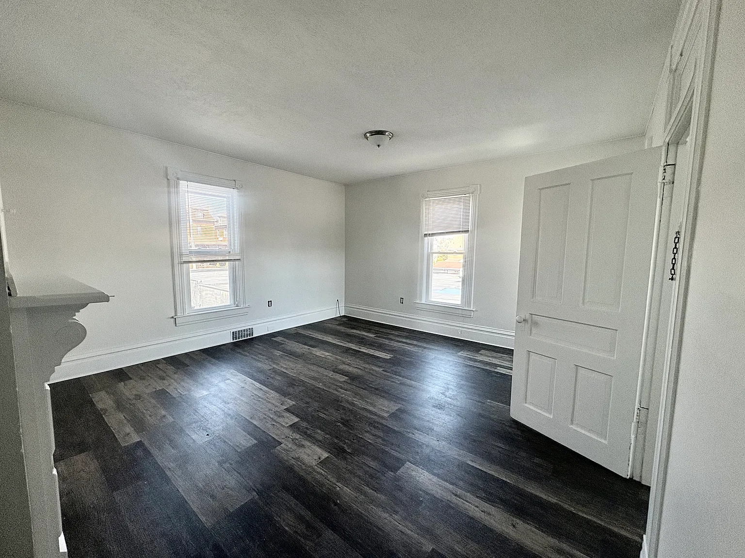 2 bed, 1100 sqft, $900 — Photo 2