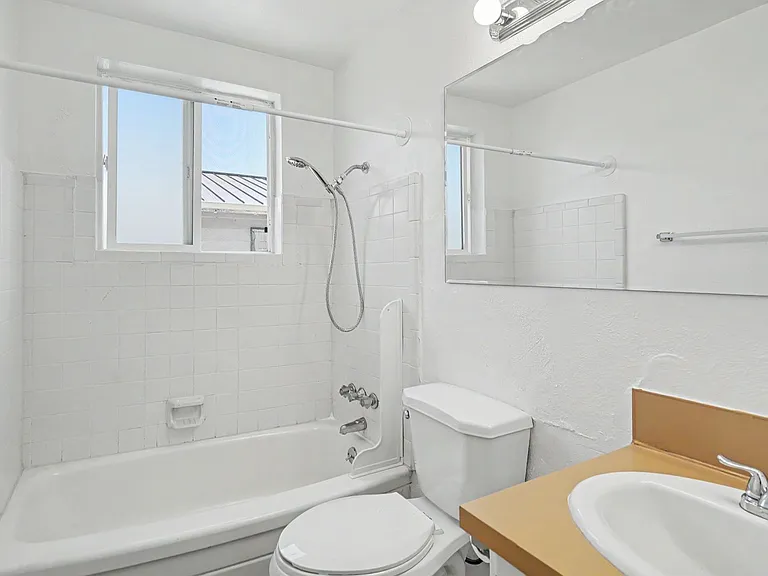 2519-2521 Hyde Ct SE — Photo 21