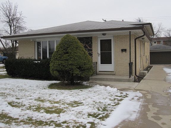 2nd image of 8827 Congress Park Ave