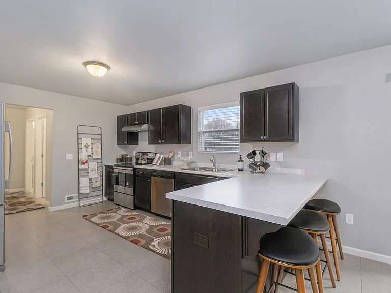 331 Catera Ct — Photo 9