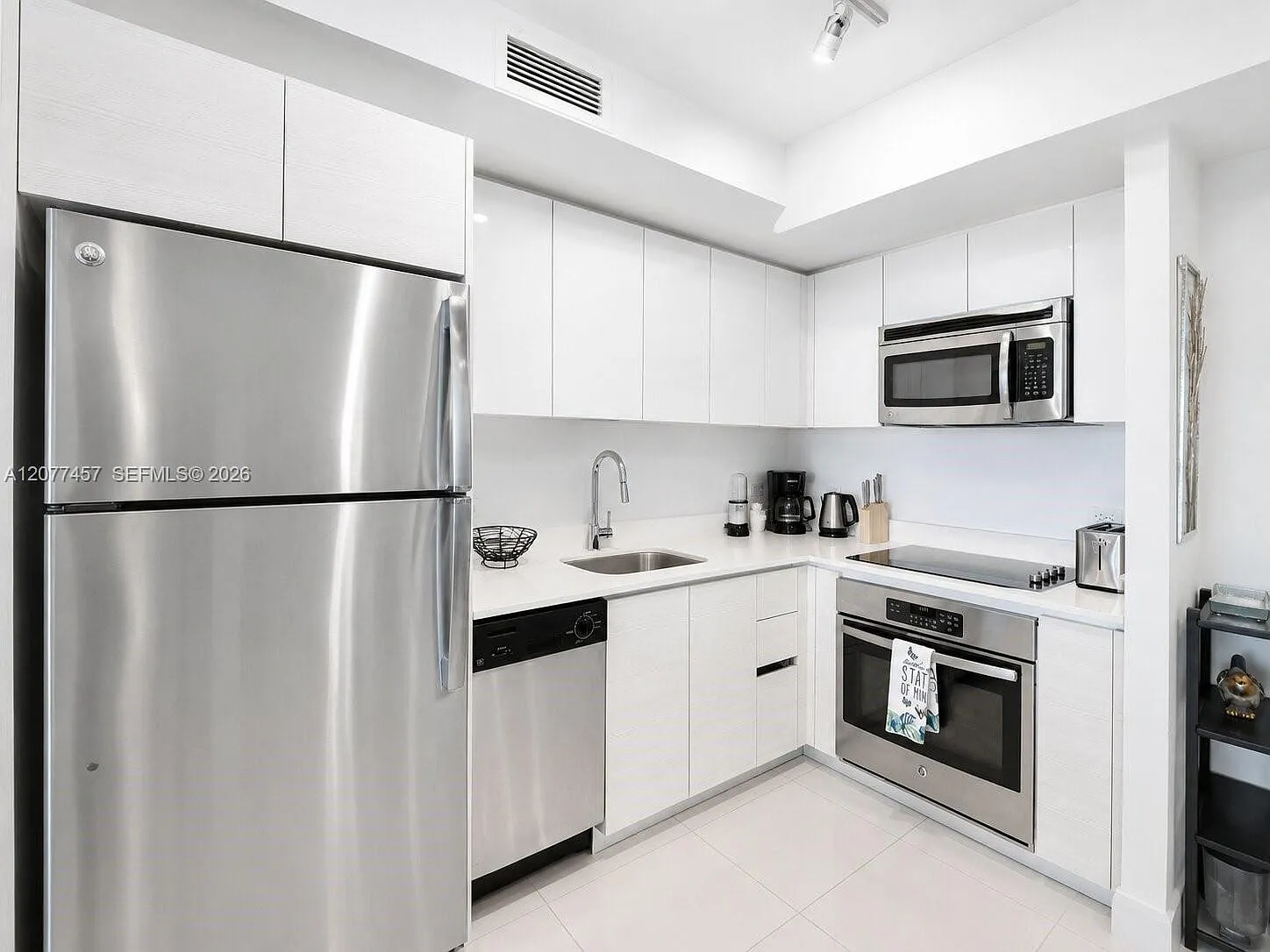 Beachwalk Condominium — Photo 4