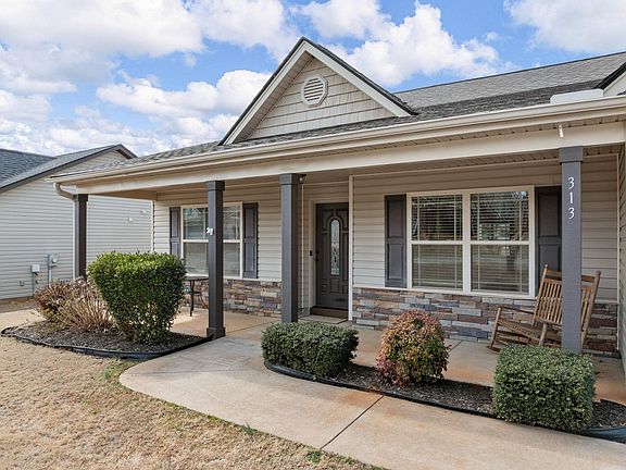 5th image of 313 Highland Springs Loop