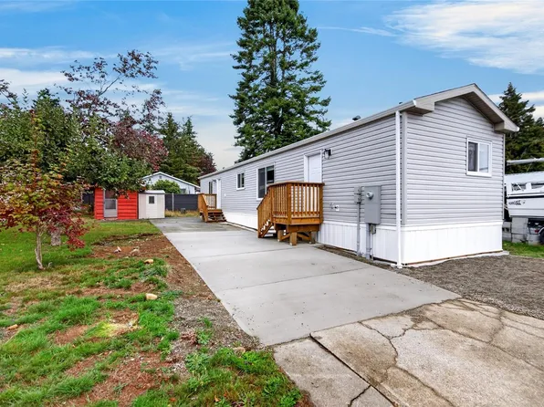2104 Pemberton Pl, Comox, BC V9M 3P8