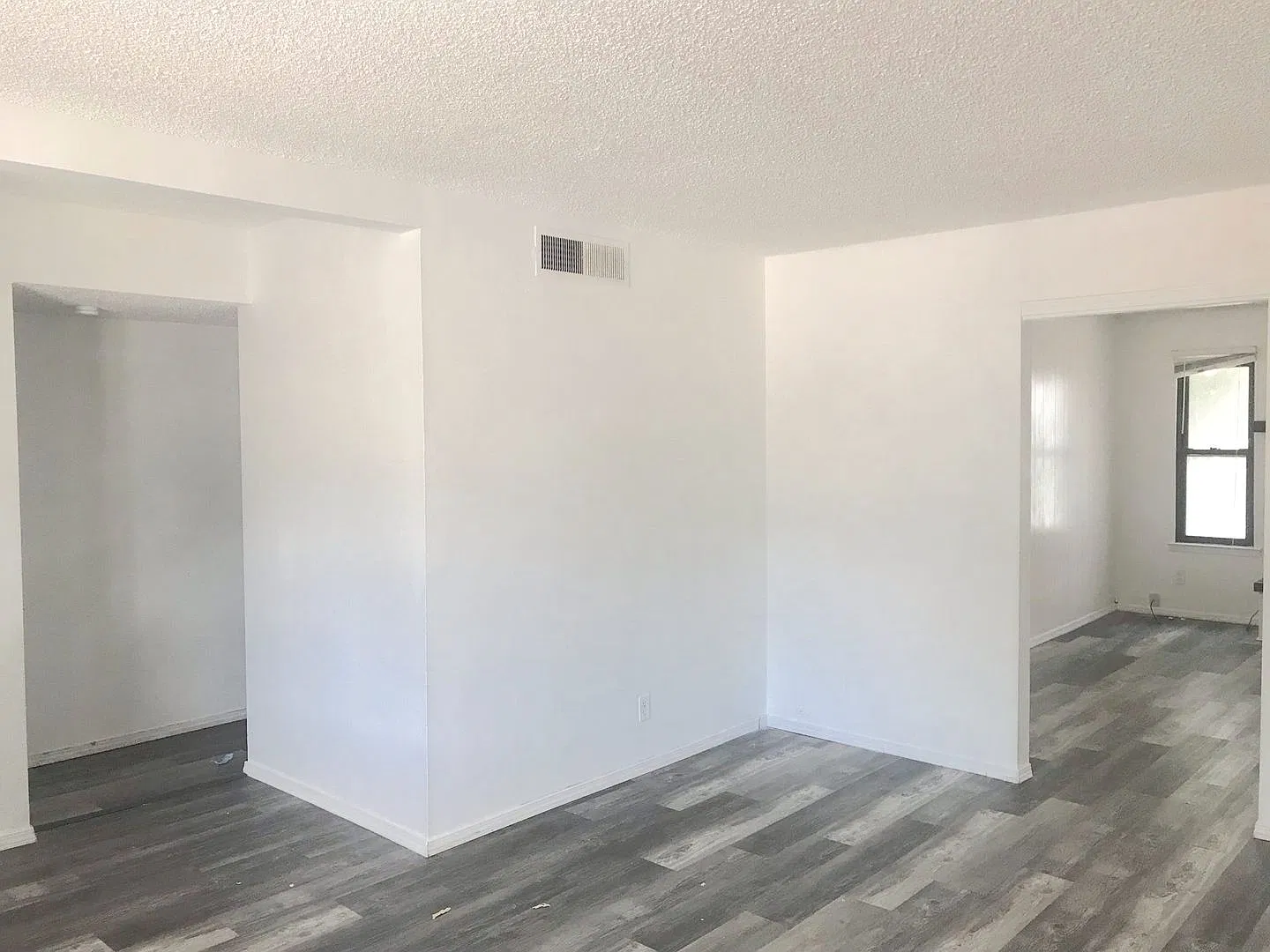 Charming 3 bedroom 2 bath home in NE Albuquerque. Near Tramway/Lomas. 2 Car Garage — Photo 4