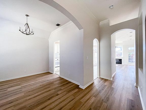 5th image of 10113 Anne Dr