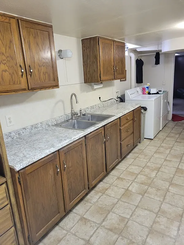 Duplicate of 2 bedroom 1 bath utilities included — Photo 2