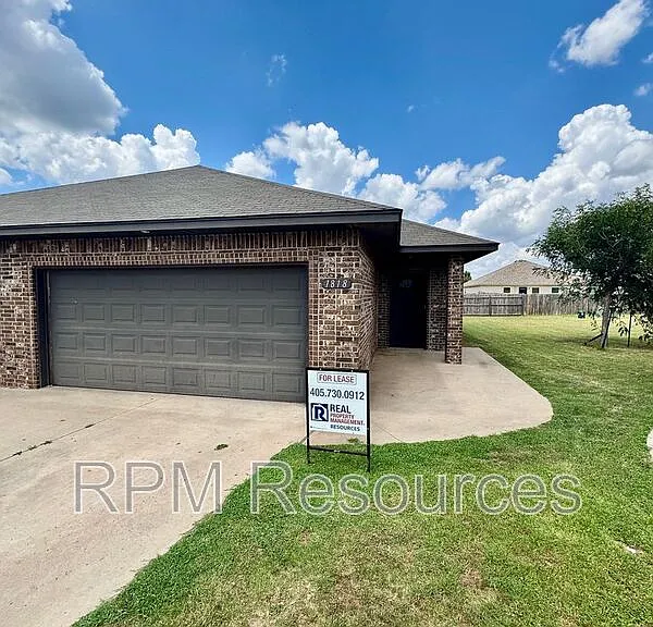 1818 Post Oak Rd — Photo 1