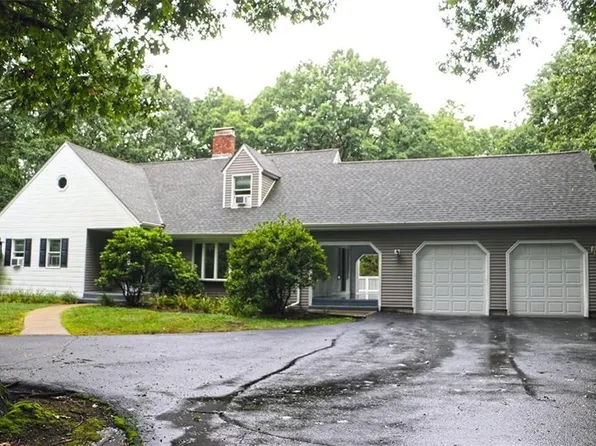 52 Charcalee Dr, Cranston, RI 02921