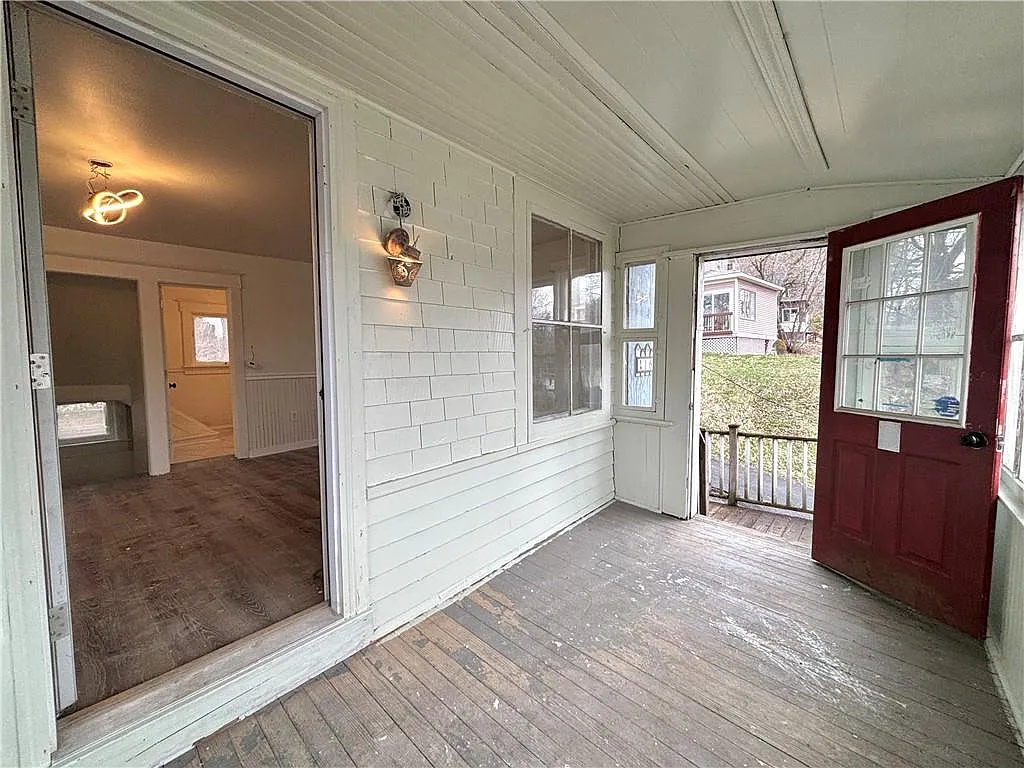 2 bed, 2.0 bath, 850 sqft, $1,995 — Photo 2