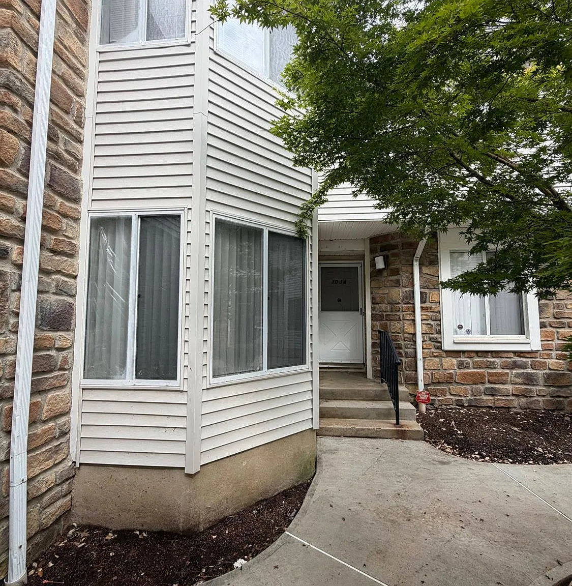 2 bed, 2.5 bath, $2,800 — Photo 2