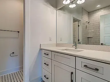 2423B Batavia St — Photo 6