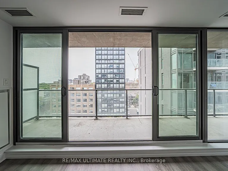 32 Camden St #906 — Photo 12