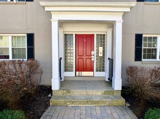 9 Charlesbank Rd APT 4, Newton, MA 02458