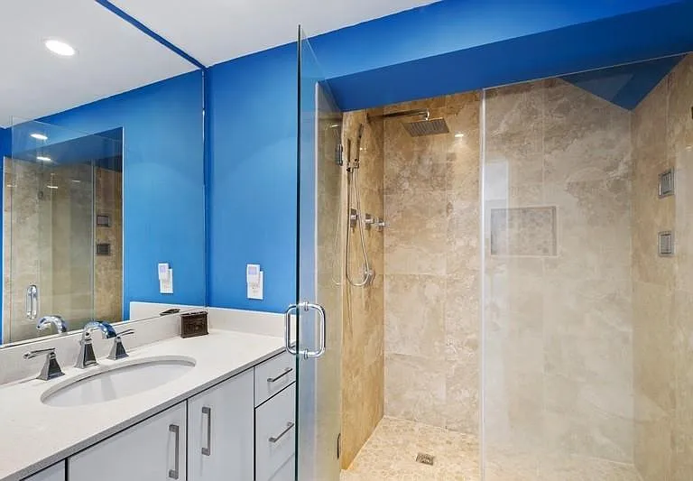 1705 N Riverside Dr #2 — Photo 54
