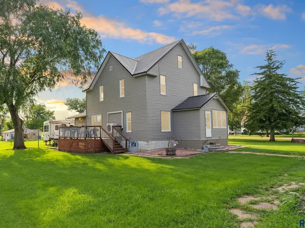 621 Fuller St, Spencer, SD 57374
