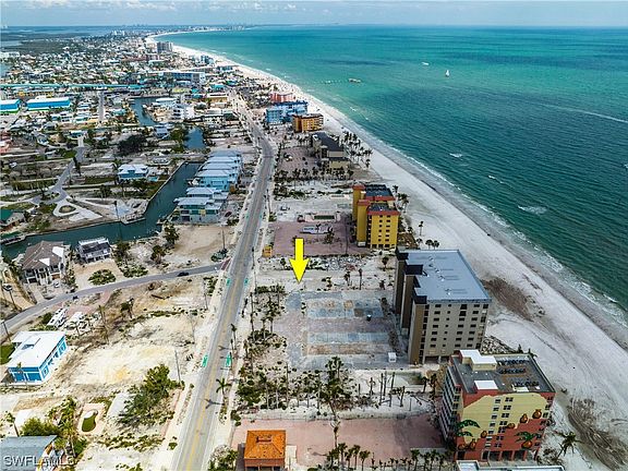 4th image of 570 Estero Blvd