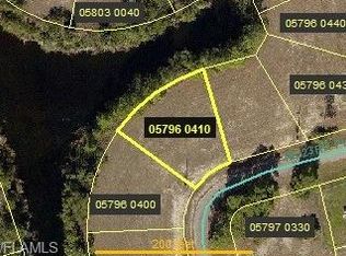 2323 NE 41st Ln, Cape Coral, FL 33909