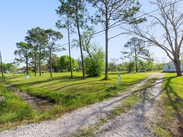 5325 Pearson Rd, Santa Fe, TX 77517
