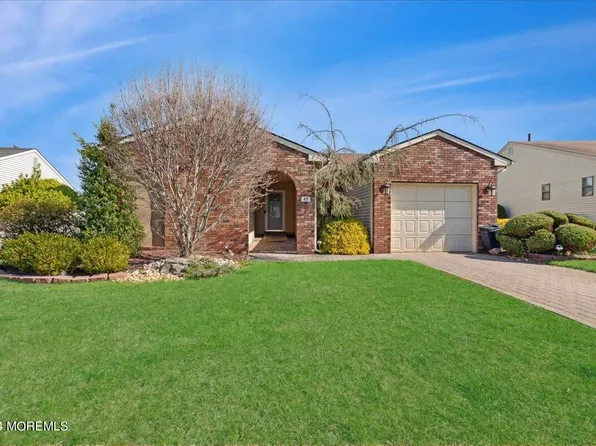 43 Lakeview Drive, Marlboro, NJ 07746