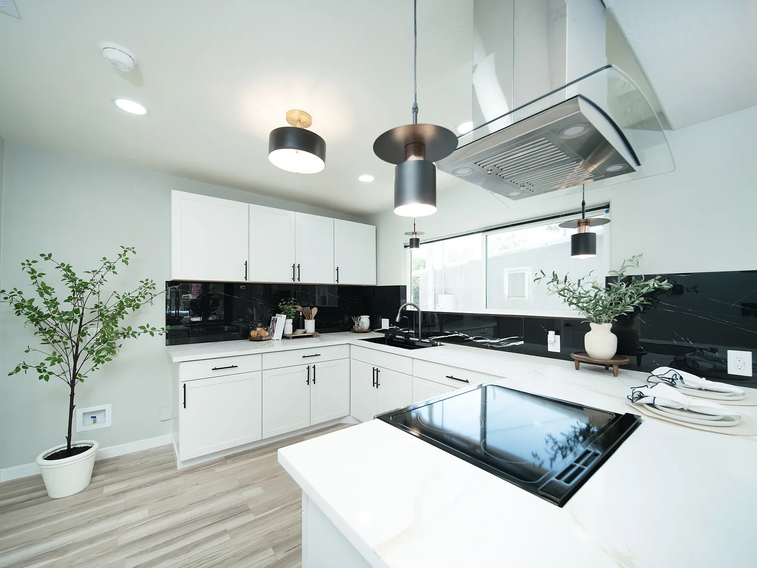 3 bed, 1000 sqft, $2,000 — Photo 4