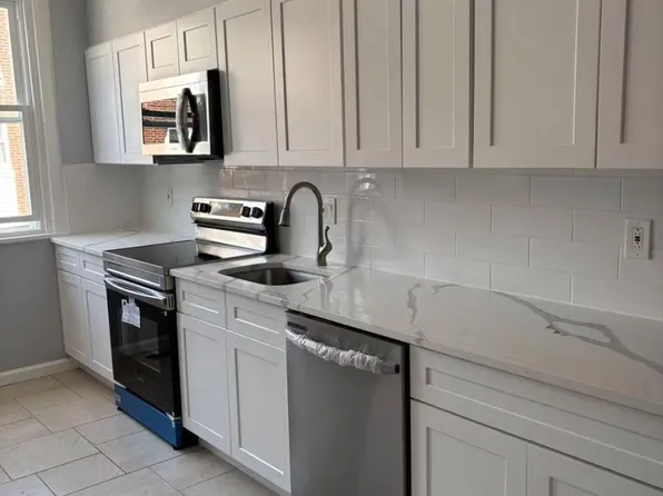 5904 Alma St, Philadelphia, PA 19149