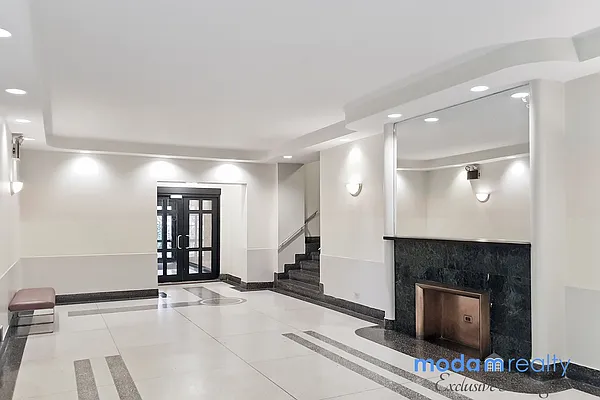 Sold by Moda Realty | media 22