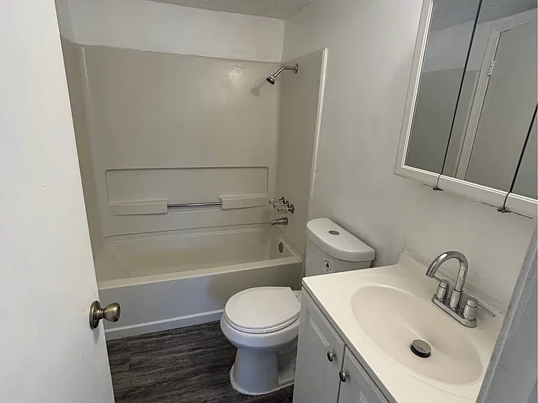 Hudson Park Apartments — Photo 6