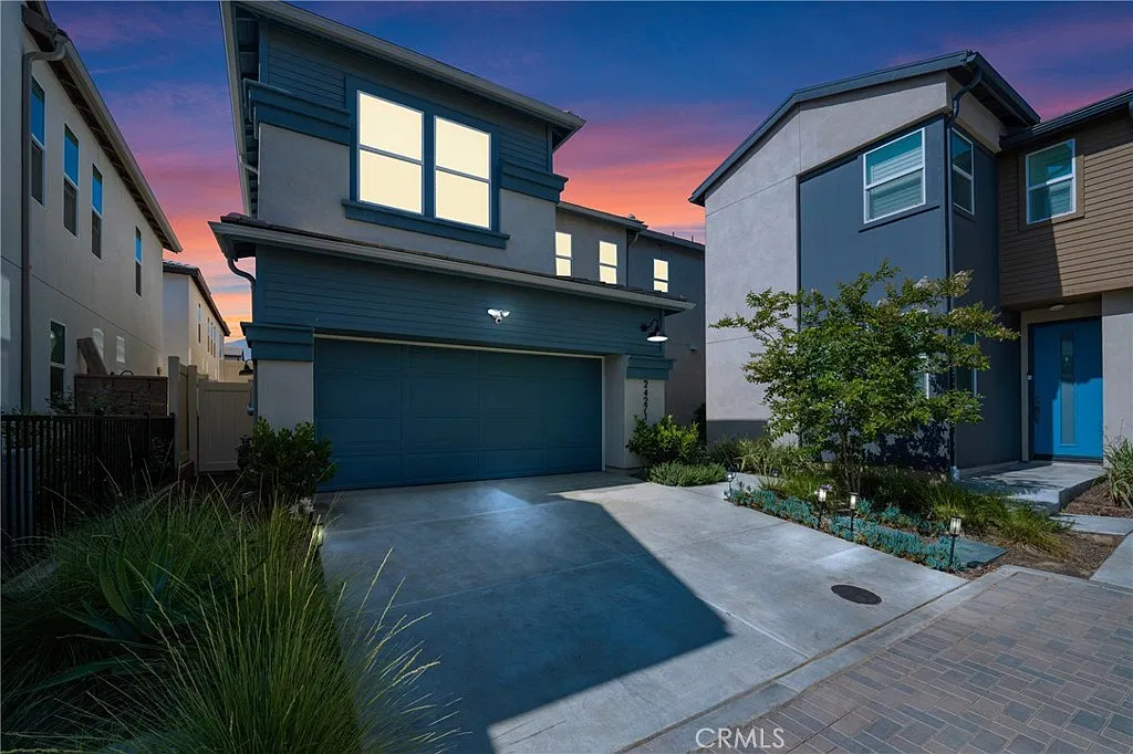 4 bed, 2068 sqft, $3,650 — Photo 2