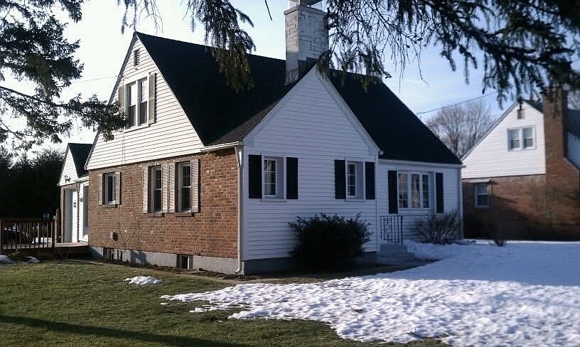 1st image of 122 Williams St