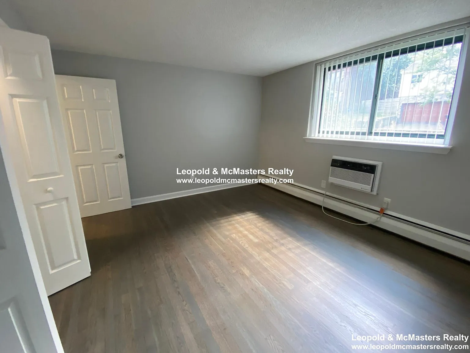 2 bed, 800 sqft, $3,800 — Photo 4