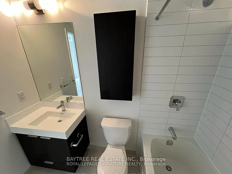 352 Front St W #622 — Photo 7