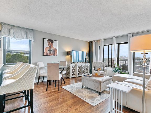 3rd image of 2540 Shore Blvd APT 6A