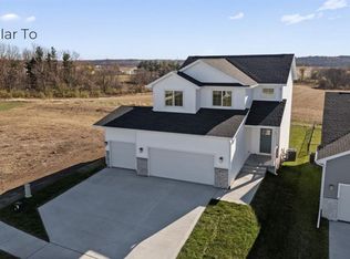 700 W Walnut Pl, Norwalk, IA 50211