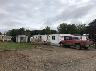 104 Roadrunner Ave, Bismarck, ND 58504