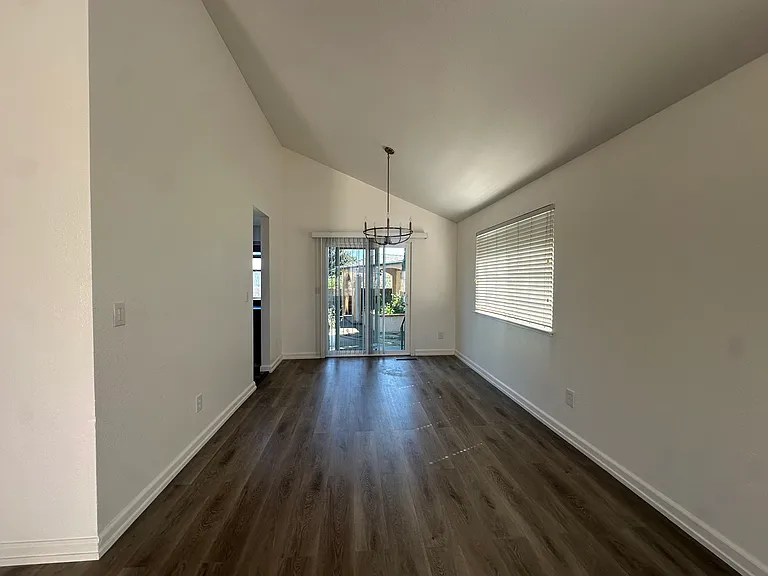 2859 Honeysuckle Cir — Photo 6
