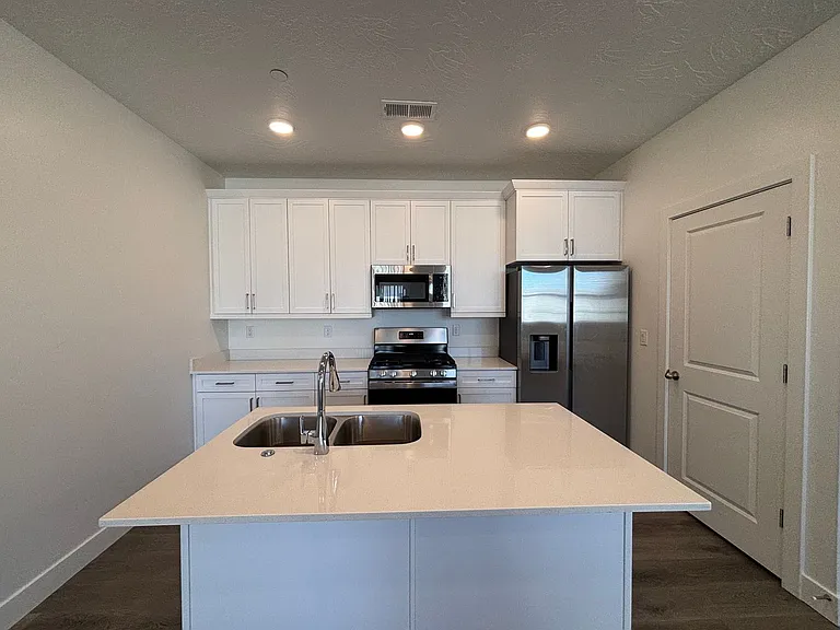 5801 S Garnet Dr #1201 — Photo 9