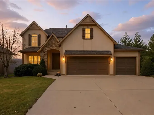 24004 W 124th St, Olathe, KS 66061