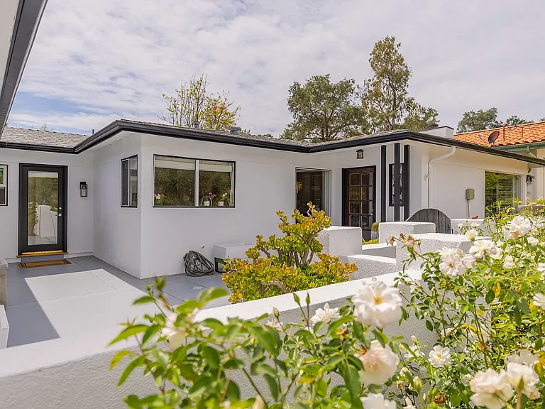 413 W Matilija St — Photo 3