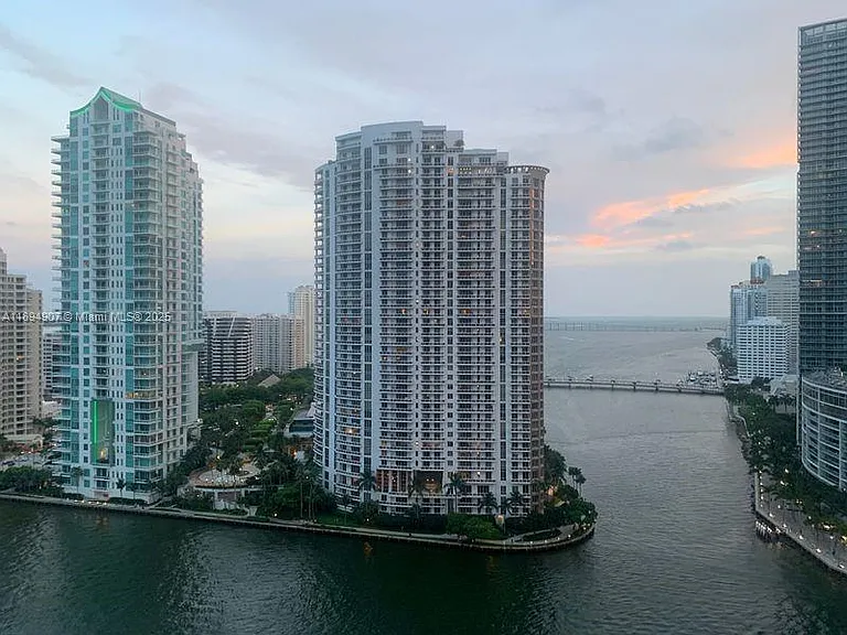 300 S Biscayne Blvd #T-1908 — Photo 1