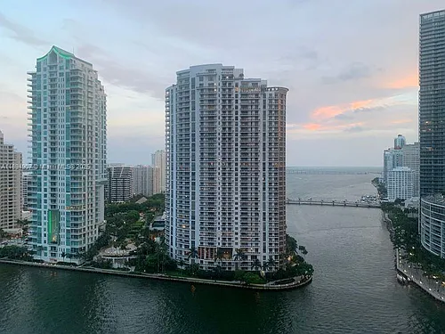 300 S Biscayne Blvd Photo 1