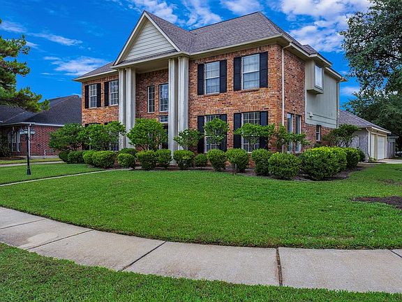 3rd image of 311 Billingford Dr