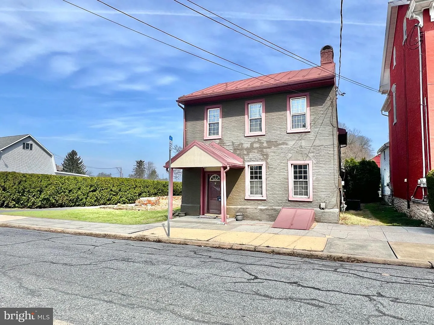 203 W Franklin St photo 1
