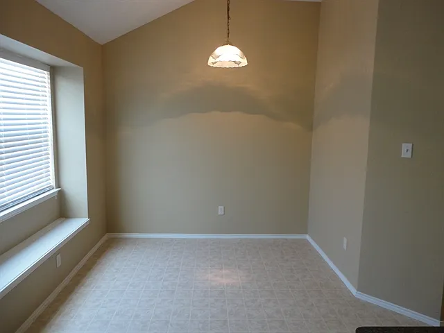 1120 Rio Bravo Dr — Photo 5